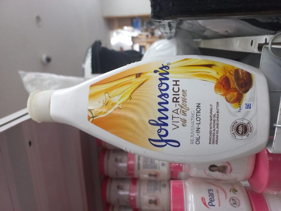 Johnson's vita-rich oil infusion