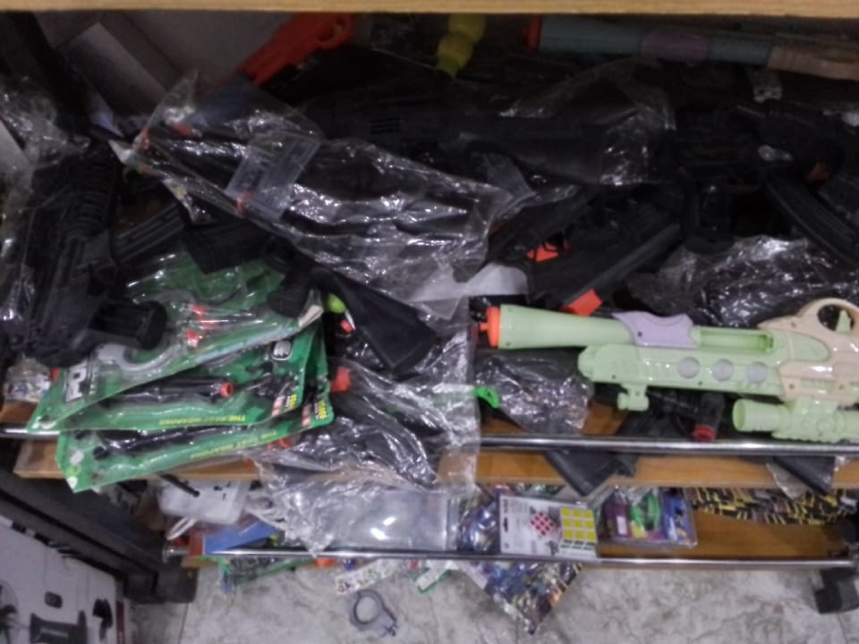 toy guns