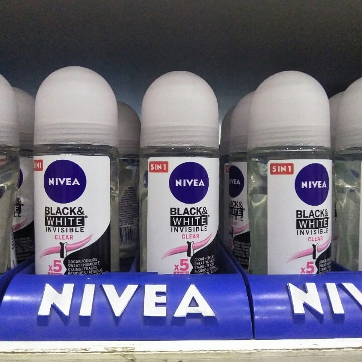 Nivea 5 in 1 Black and White invisible clear
