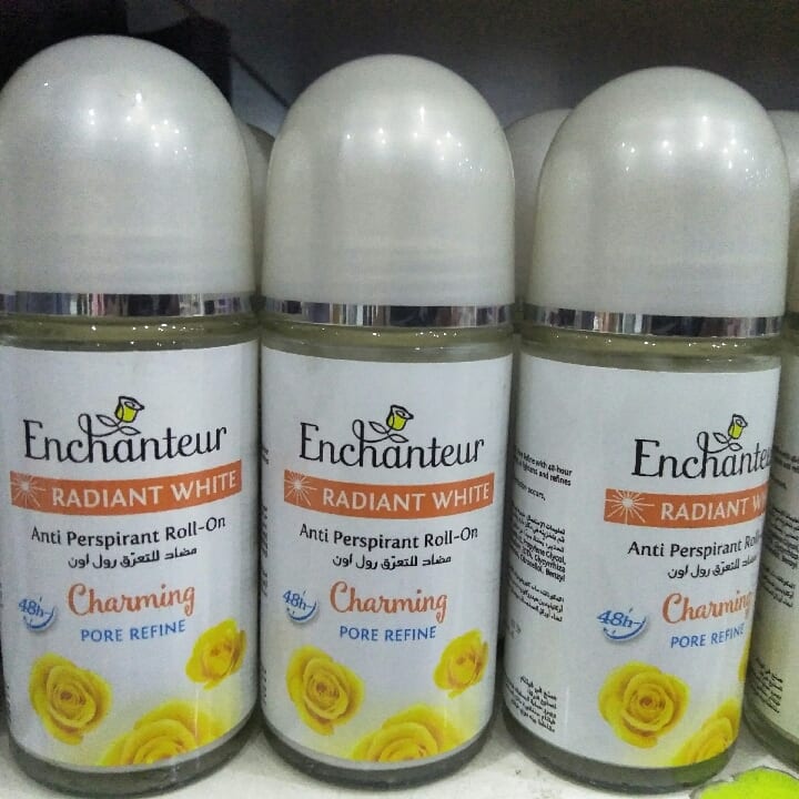 Enchanteur Radiat white anti perspirant roll on. charming pore refine