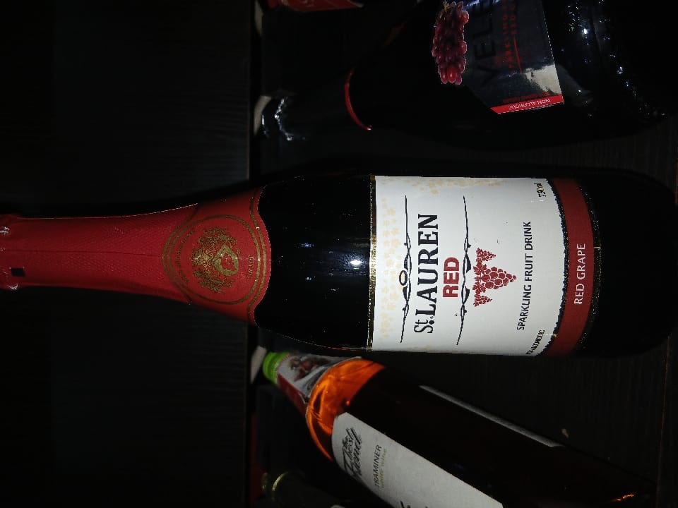 St. Lauren sparkling fruit drink 750ml