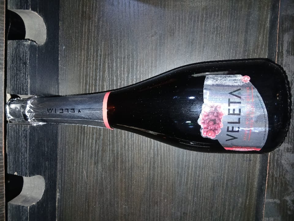 Veleta sparkling fruit drink 750ml