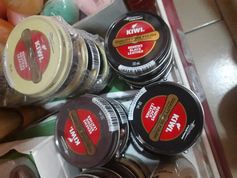 Kiwi silver shoe shine (small)