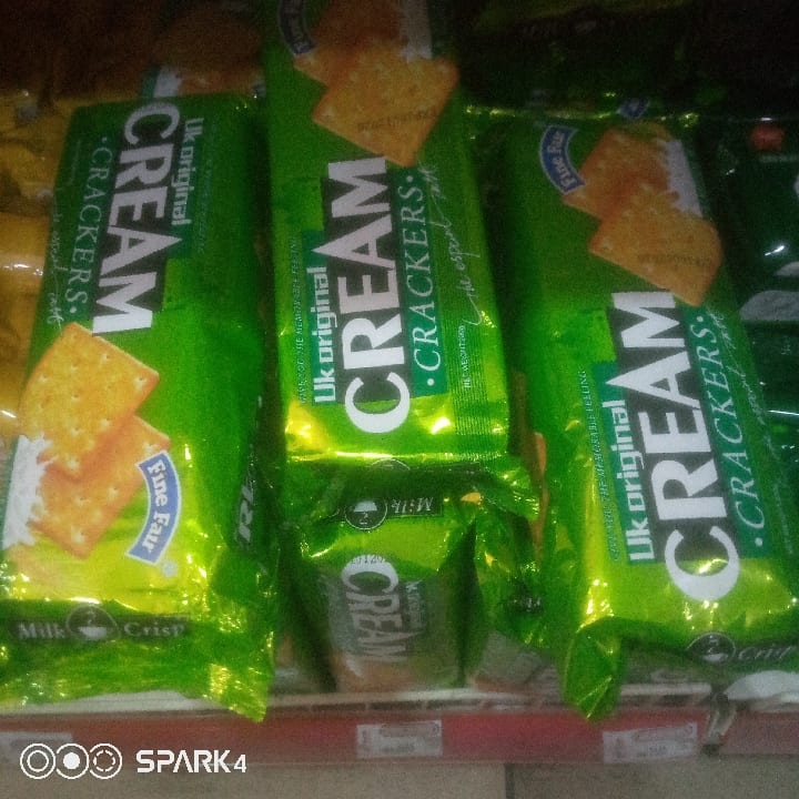 UK ORIGINAL CREAM CRACKERS