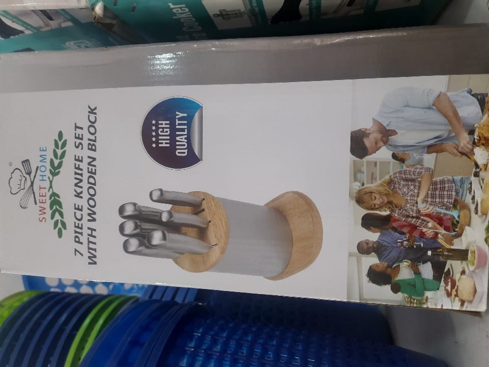 7 piece knife set with wooden block